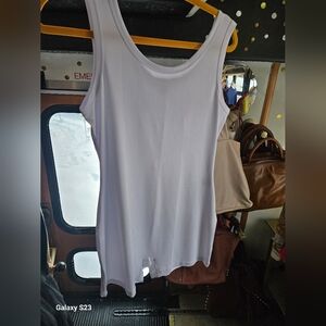 Elegant White Women's Sleeveless Short Outfit